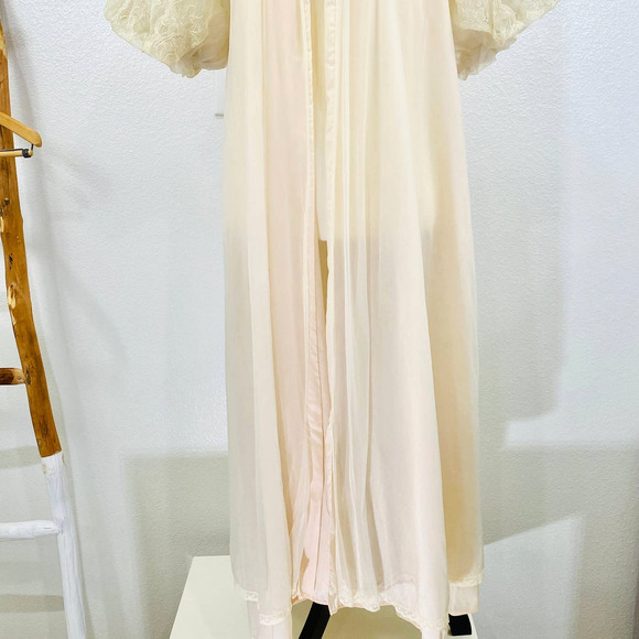 Vintage Twin Roses Chiffon Overlay Robe W/Lace Sleeves & Tiny Rosettes OS - Picture 3 of 11